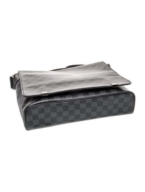 Louis Vuitton Damier Graphite District PM
