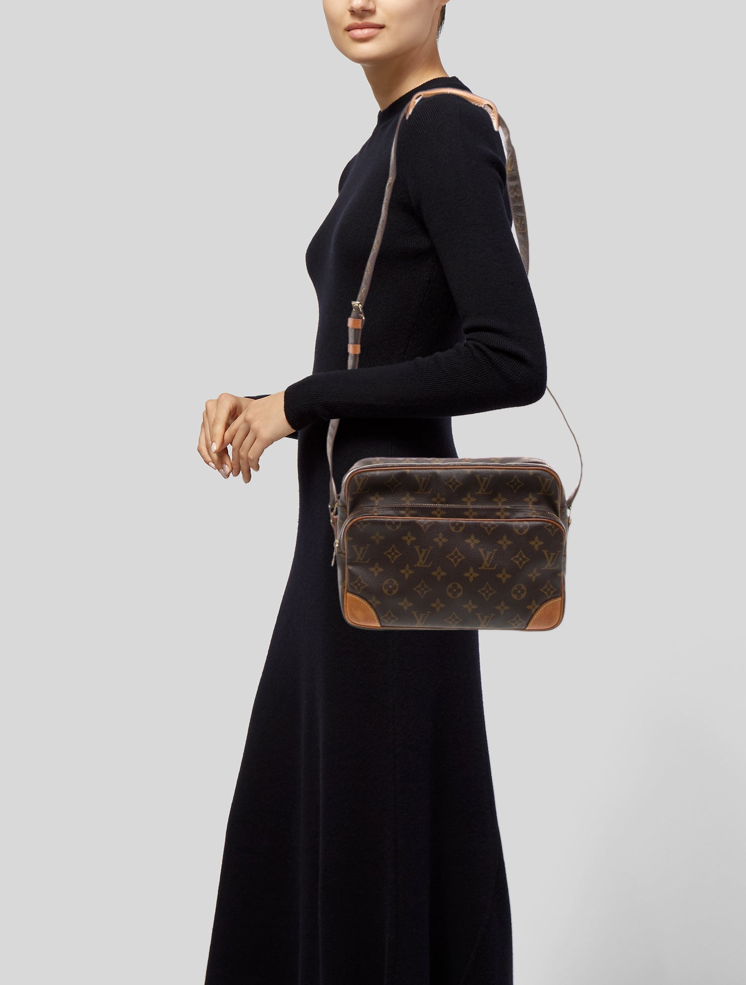 Louis Vuitton LV Monogram Nil 28