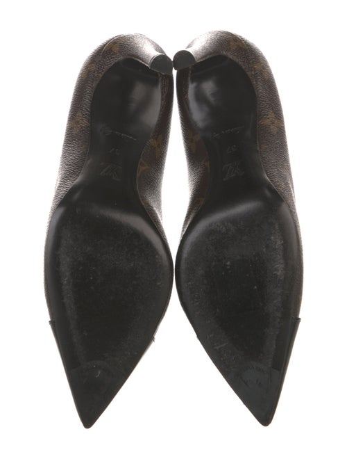 Louis Vuitton LV Monogram Pumps