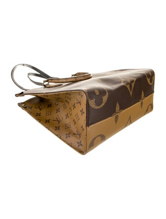 Louis Vuitton Monogram Giant OnTheGo MM
