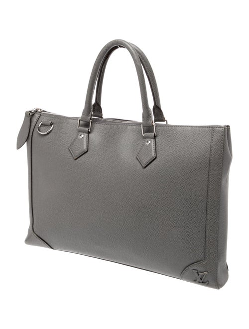 Louis Vuitton Taiga Leather Slim