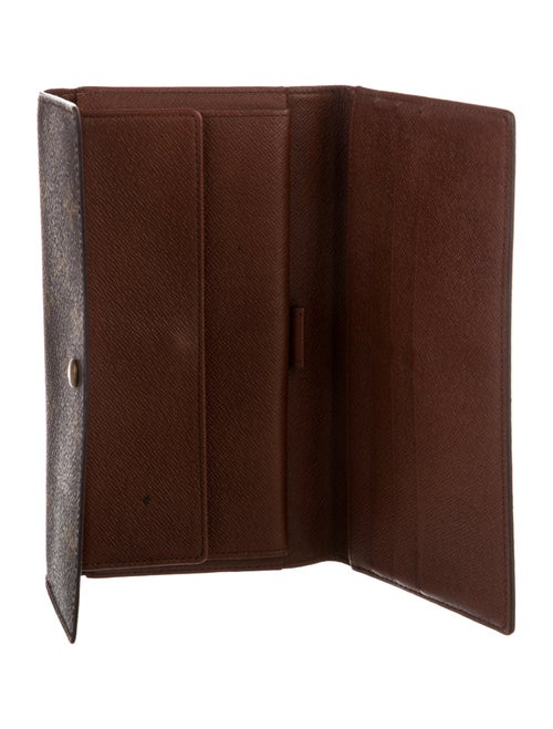 Louis Vuitton Monogram Pattern International Wallet