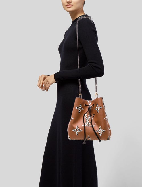 Louis Vuitton Monogram Giant Néonoé MM