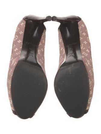 Louis Vuitton LV Monogram Canvas Pumps