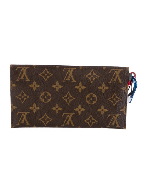 Louis Vuitton 2018 LV Monogram Wristlet
