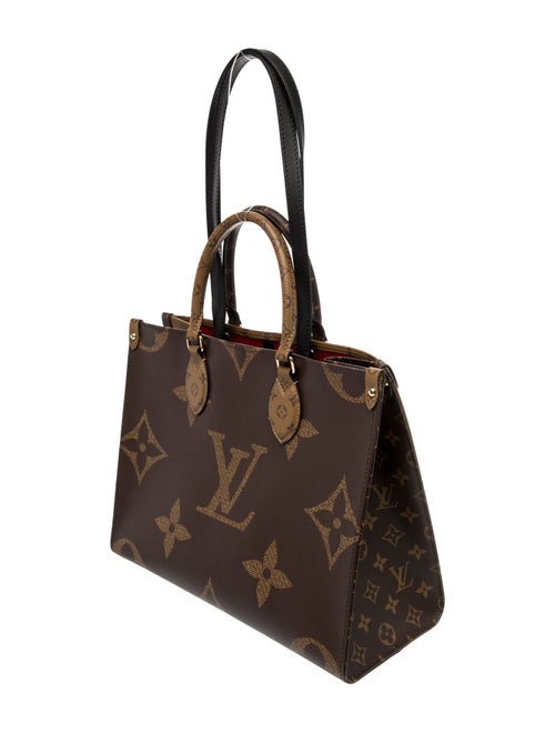 Louis Vuitton Monogram Giant OnTheGo MM