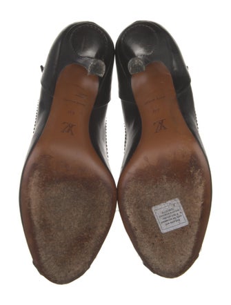 Louis Vuitton Leather Pumps
