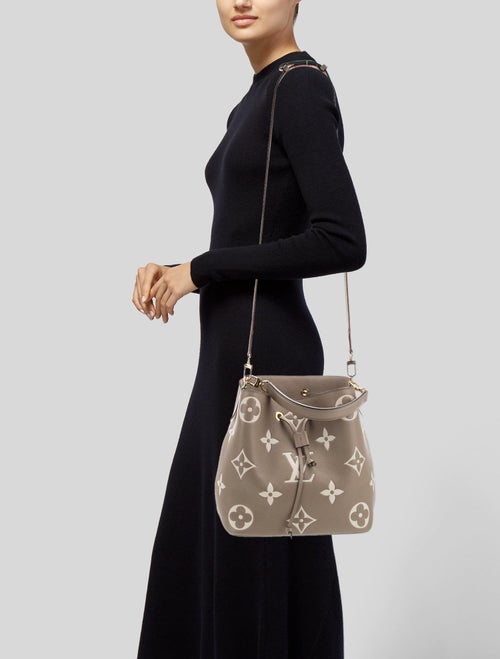 Louis Vuitton Monogram Giant Néonoé MM