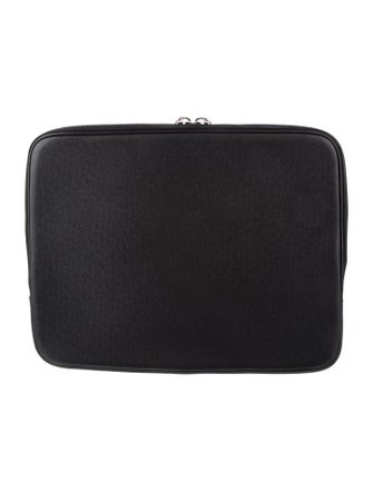 Louis Vuitton Taïga Laptop Case
