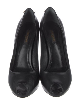 Louis Vuitton Leather Pumps