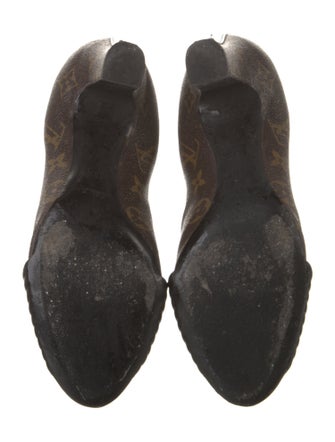 Louis Vuitton LV Monogram Chelsea Boots