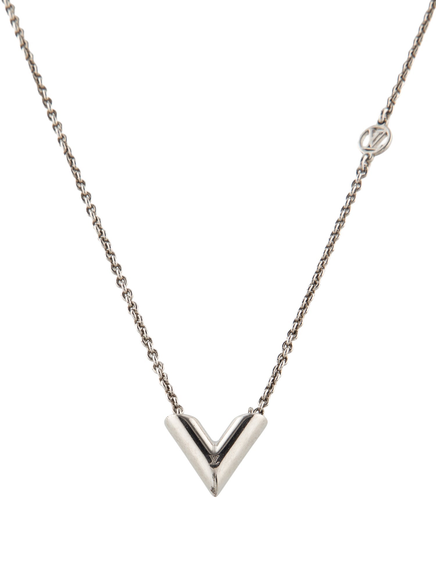 Louis Vuitton Essential V Supple Pendant Necklace