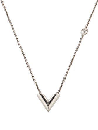 Louis Vuitton Essential V Supple Pendant Necklace