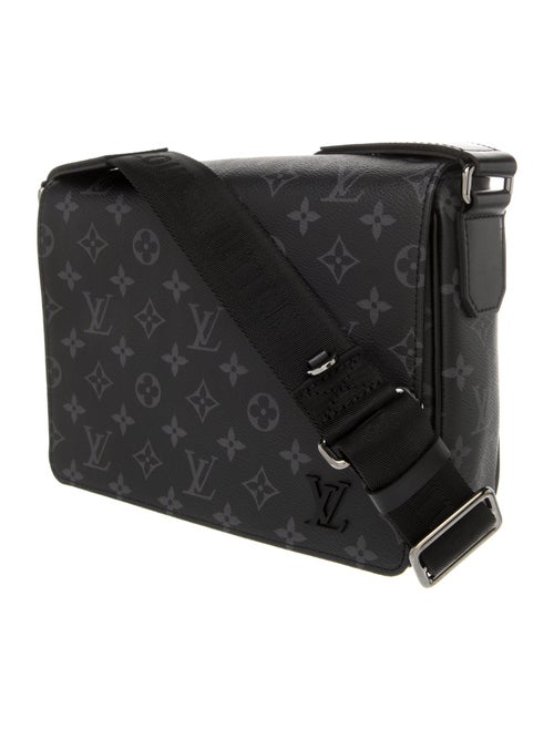 Louis Vuitton Monogram Eclipse District PM