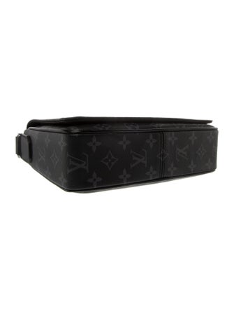 Louis Vuitton Monogram Eclipse District PM