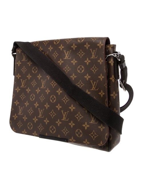 Louis Vuitton LV Monogram District