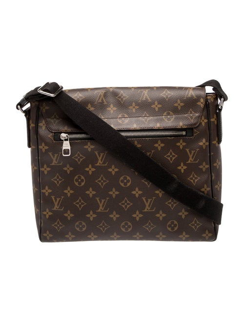 Louis Vuitton LV Monogram District