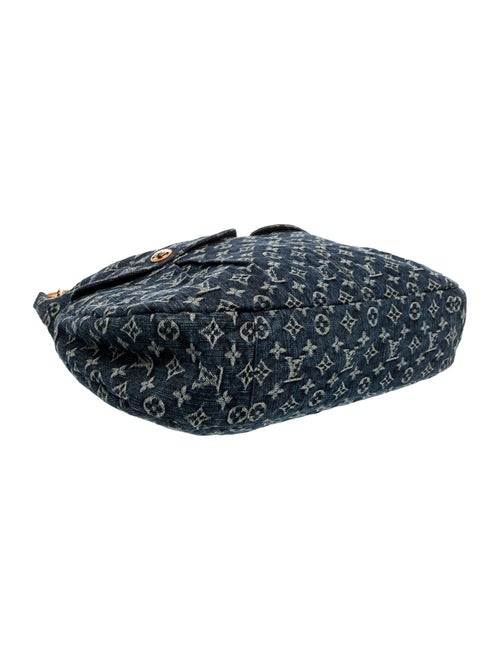 Louis Vuitton LV Monogram Daily GM