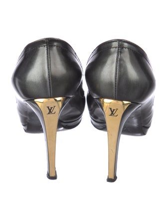 Louis Vuitton Leather Pumps