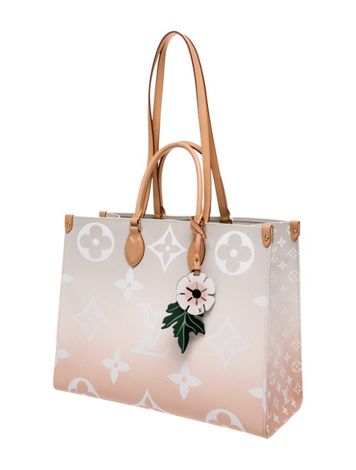 Louis Vuitton Monogram Giant OnTheGo GM