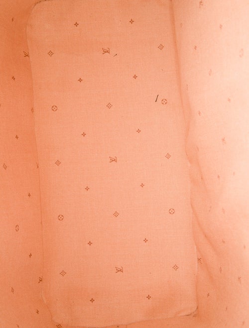 Louis Vuitton LV Monogram Neverfull w/Pouch MM