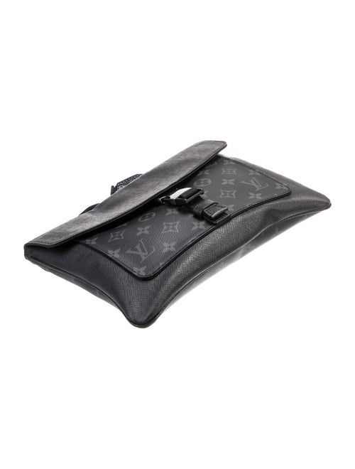 Louis Vuitton Taiga Leather Taigarama Outdoor Flap