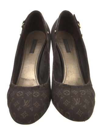 Louis Vuitton LV Monogram Canvas Pumps