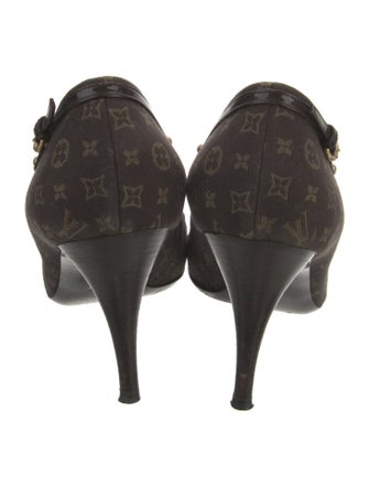 Louis Vuitton LV Monogram Canvas Pumps