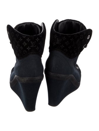 Louis Vuitton LV Monogram Canvas Pumps