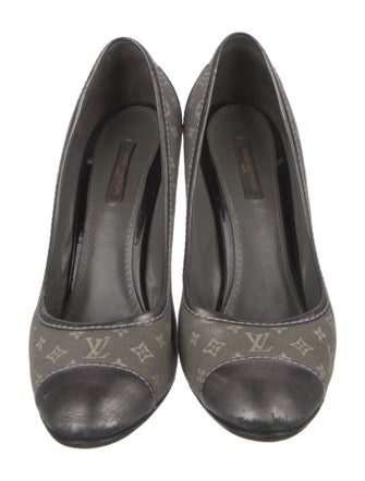 Louis Vuitton LV Monogram Canvas Pumps