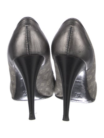 Louis Vuitton LV Monogram Canvas Pumps