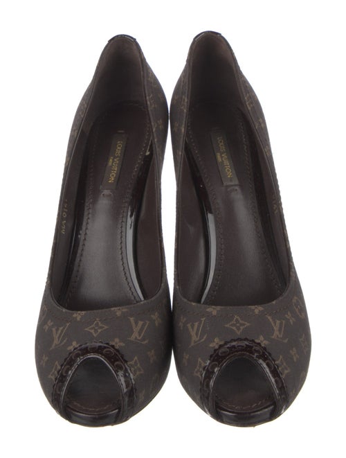 Louis Vuitton LV Monogram Canvas Pumps