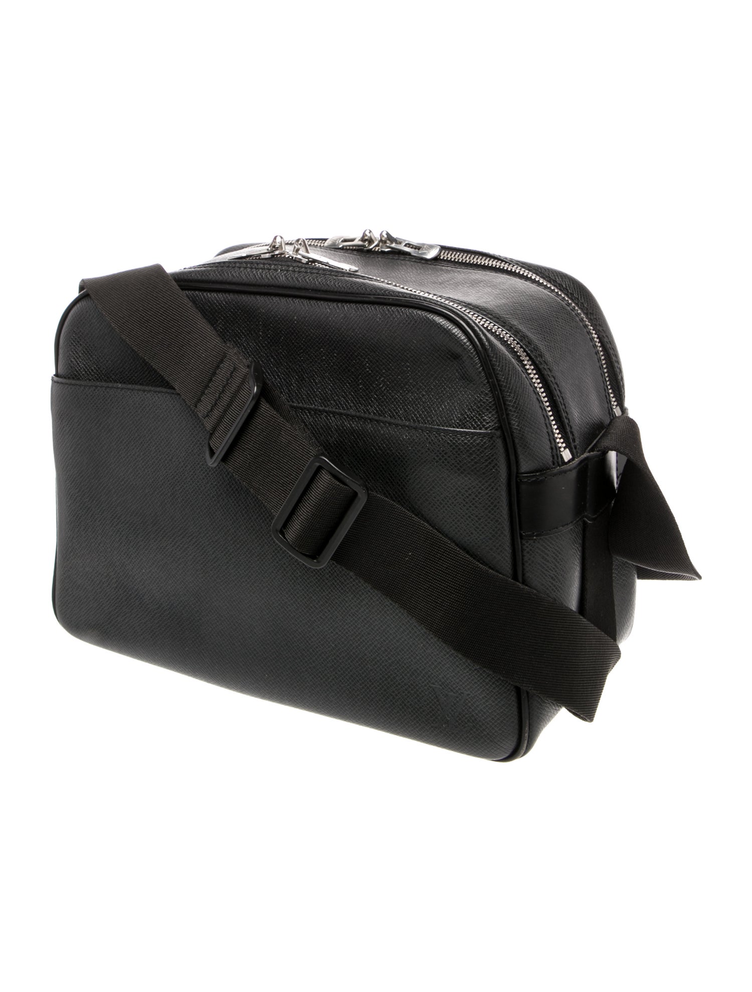 Louis Vuitton Taiga Leather Messenger Bag