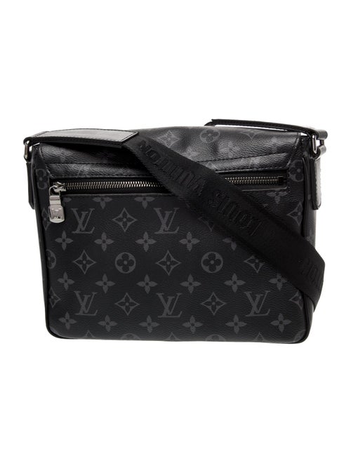 Louis Vuitton Monogram Eclipse District PM