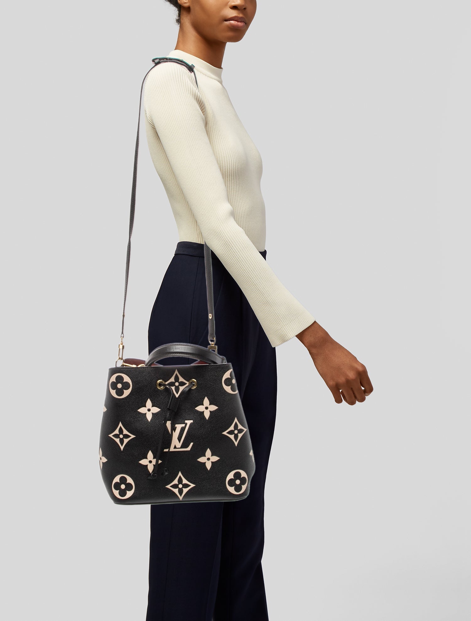 Louis Vuitton Monogram Giant Néonoé MM