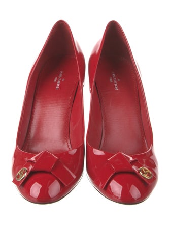 Louis Vuitton Patent Leather Bow Accents Pumps