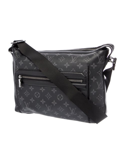 Louis Vuitton Monogram Eclipse Beaubourg