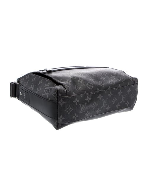Louis Vuitton Monogram Eclipse Beaubourg