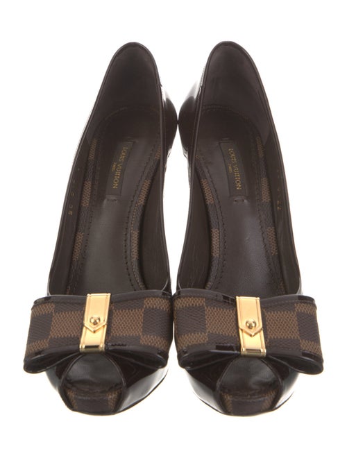 Louis Vuitton Patent Leather Bow Accents Pumps