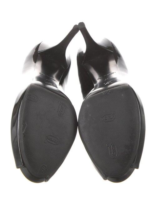 Louis Vuitton Patent Leather Studded Accents Pumps