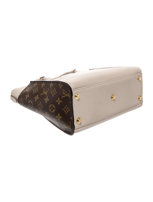 Louis Vuitton LV Monogram On My Side MM