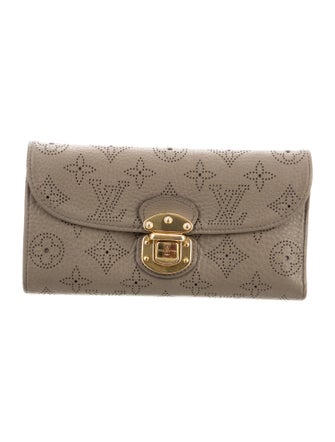 Louis Vuitton 2012 LV Monogram Amelia Wallet