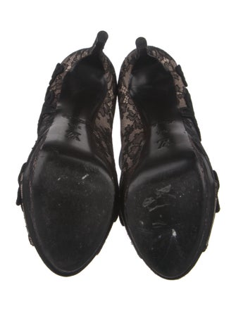 Louis Vuitton Lace Lace Pattern Boots