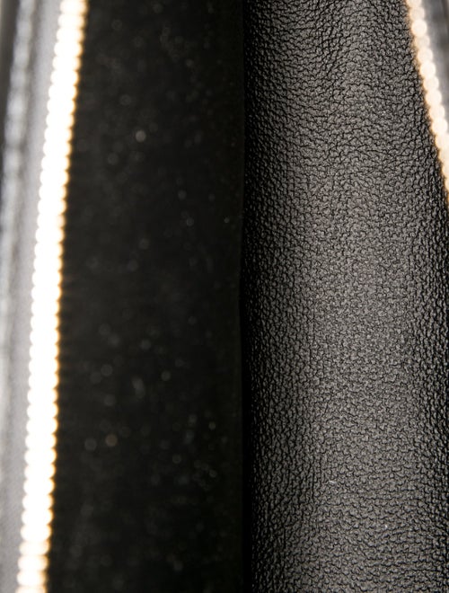 Louis Vuitton Portfolio