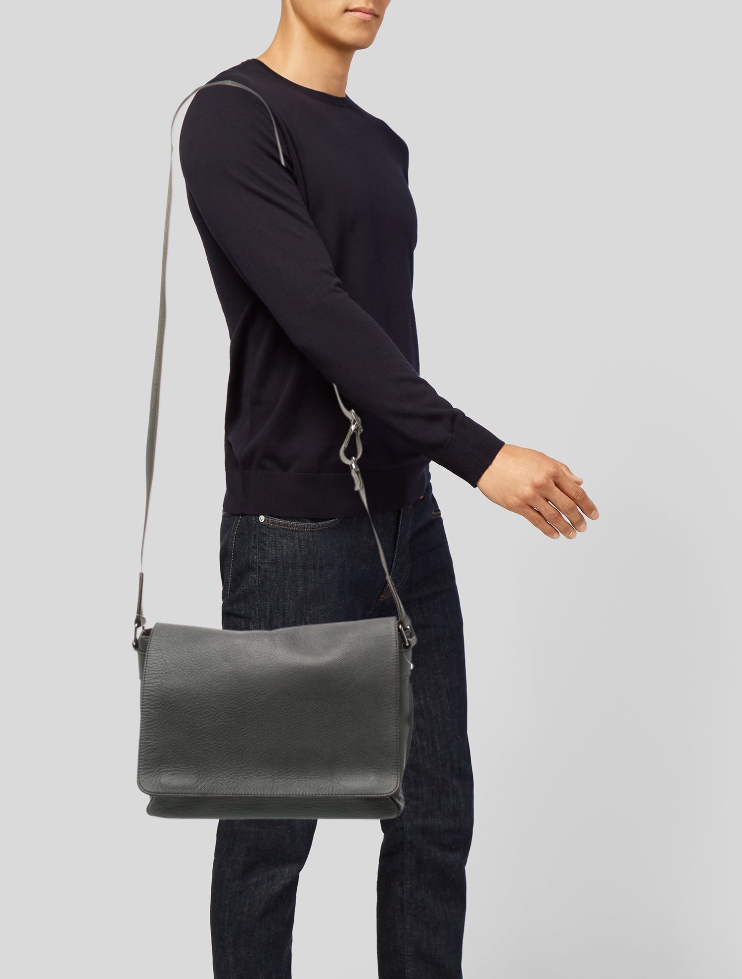 Louis Vuitton Taiga Leather Messenger Bag MM