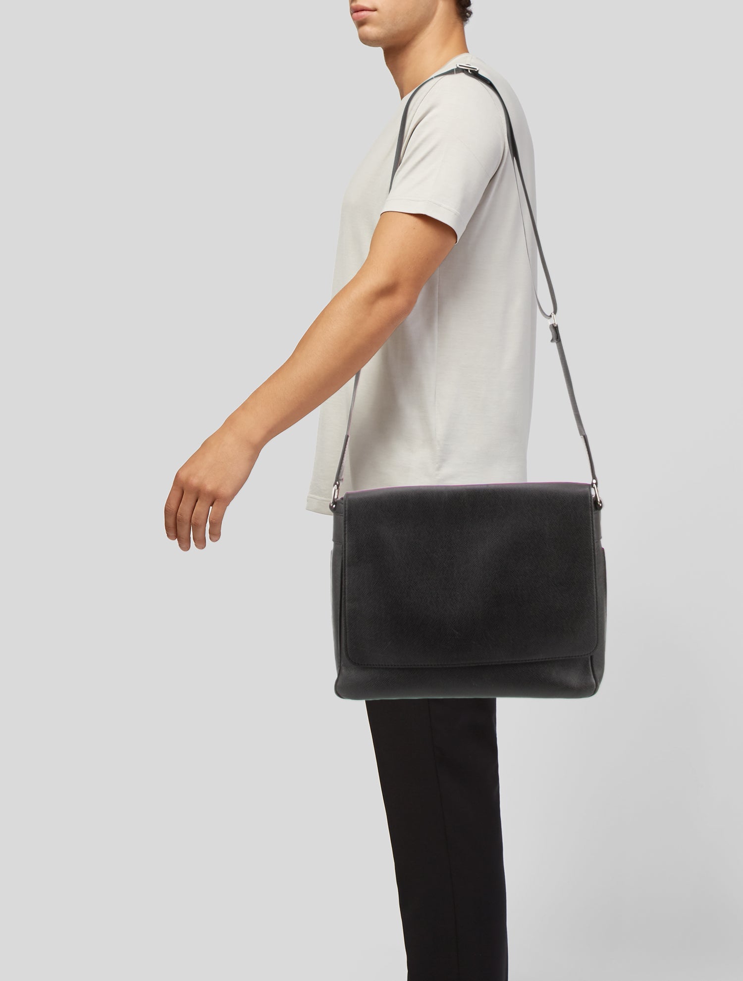 Louis Vuitton Taiga Leather Messenger Bag