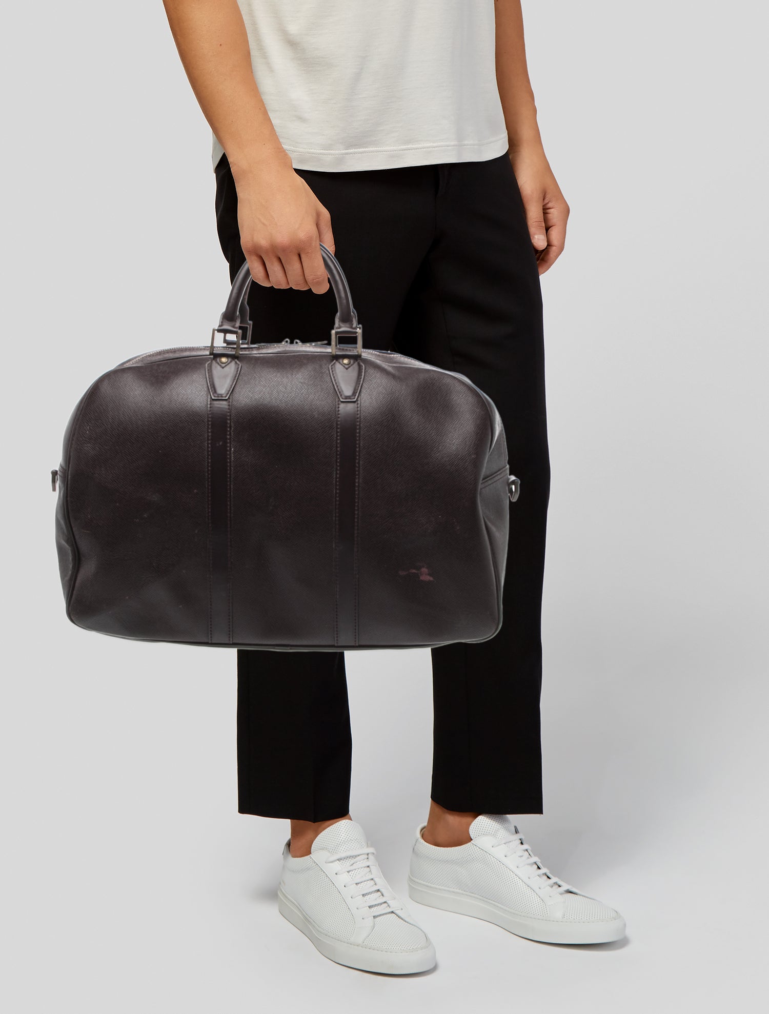 Louis Vuitton Taiga Leather Kendall