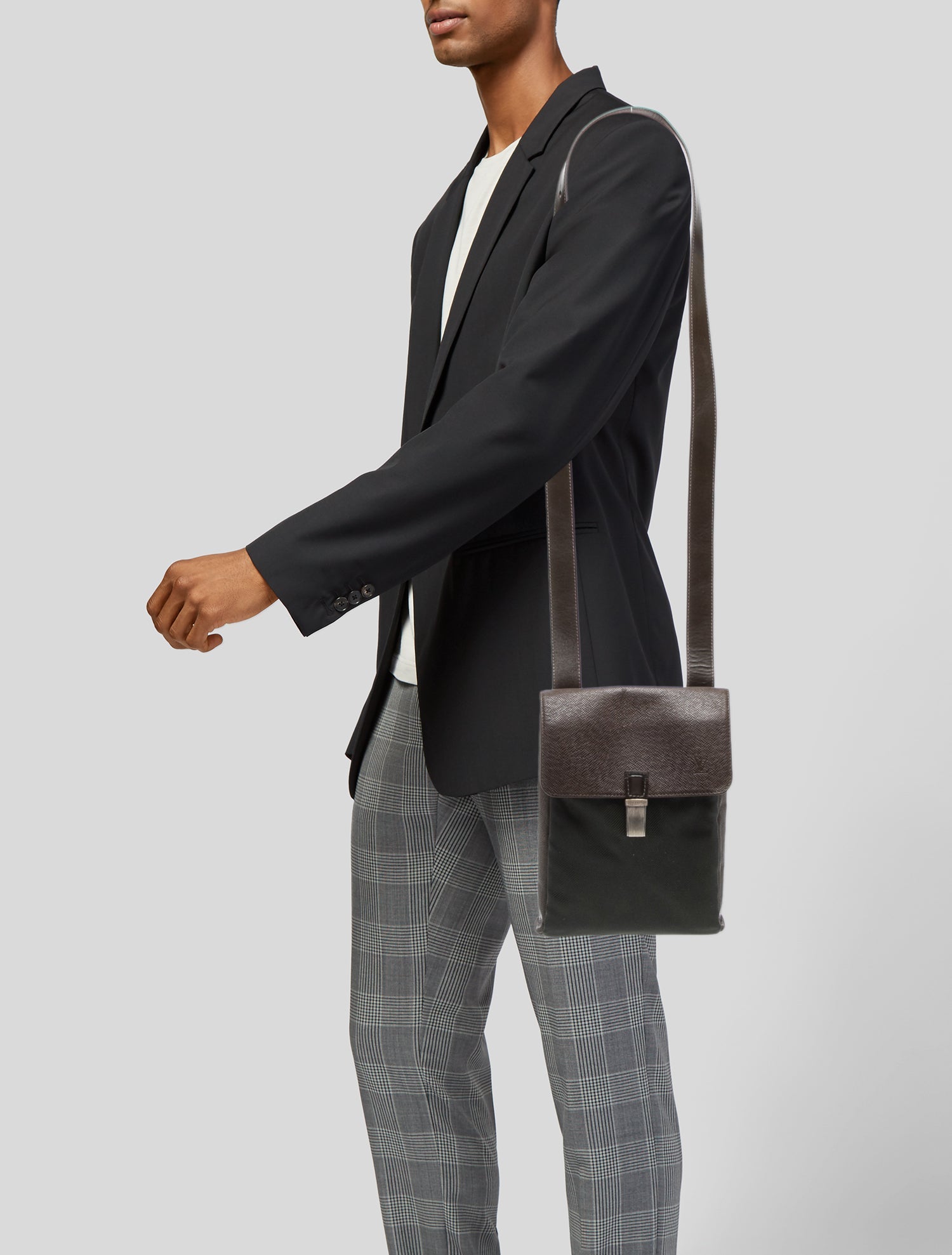 Louis Vuitton Taiga Leather Taiga Saratov PM