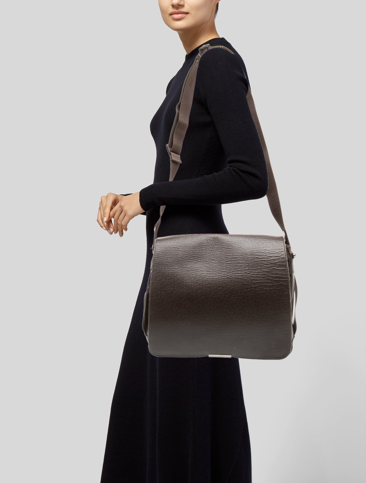 Louis Vuitton Taiga Leather Messenger Bag