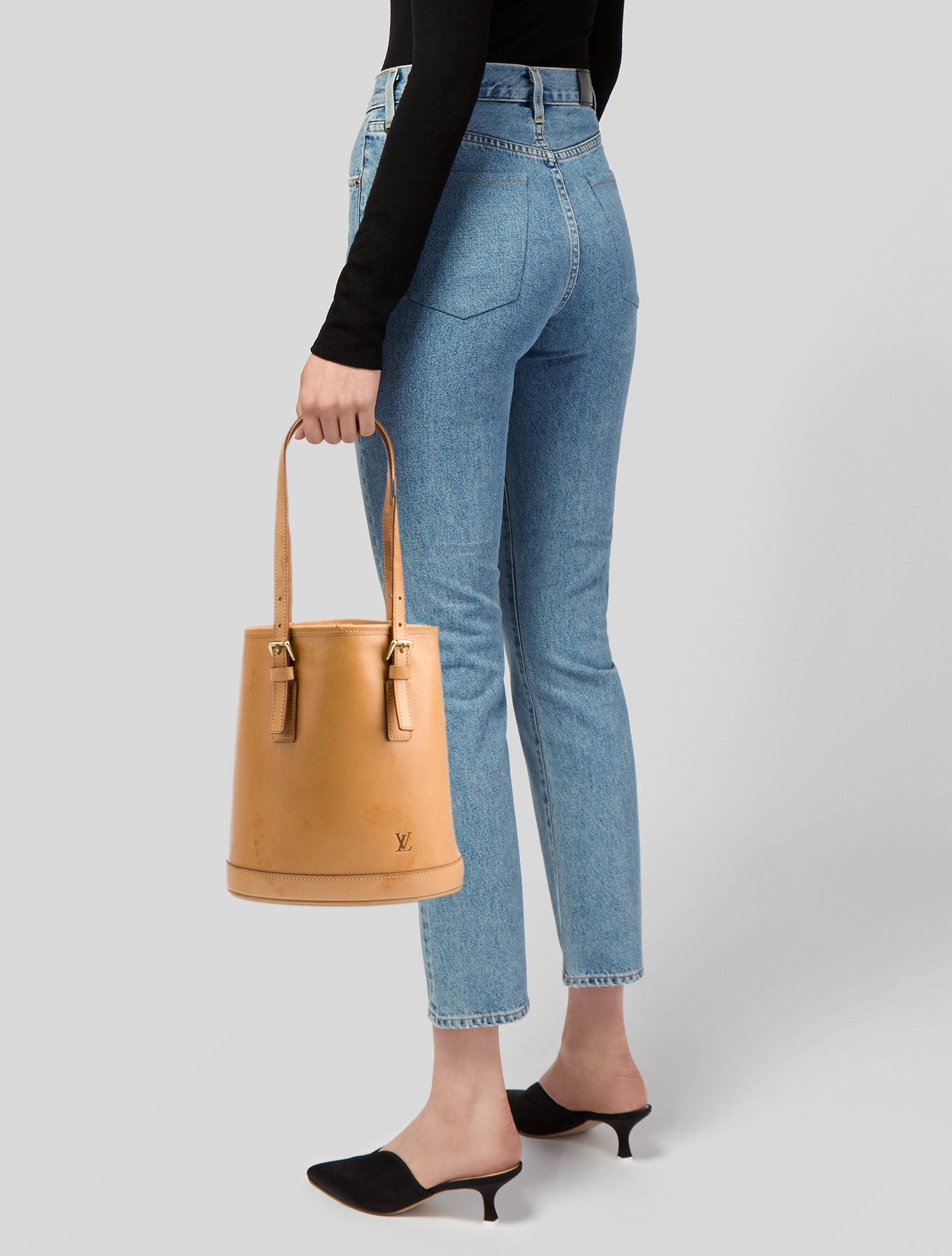 Louis Vuitton Signature Petit Bucket